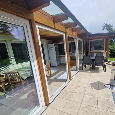 Semesterbostad Berghausen Am Hennesee *